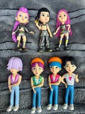 KPop Demon Hunters Set of 7 Action Figures -4”